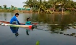 普通のボートに自家製スクリュー！タイの親子が作ったモーターボートの試運転！