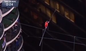 地上１５０メートルを目隠しで綱渡り！「ワイヤーの王」ニック・ワレンダ氏のパフォーマンス！