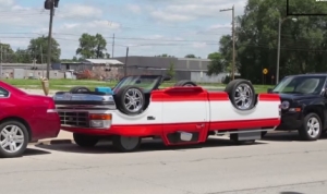 ひっくり返って走っているように見える車を作ってみたイリノイ州のオジサマ！