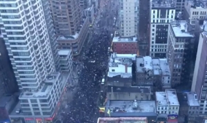 １００万人マーチ！ニューヨークで行われた抗議デモの様子を微速度撮影。
