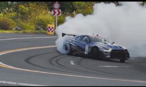 箱根ターンパイク貸切でGT-Rが215km/hの全開ドリフト!国土交通省公認で公道を走るレーシングカー達! 箱根ターンパイク貸切でGT-Rが215km/hの全開ドリフト!国土交通省公認で公道を走るレーシングカー達!