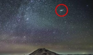 ハッブル望遠鏡で捕らえたアンドロメダの姿!超巨大な画像を動画で見よう! ハッブル望遠鏡で捕らえたアンドロメダの姿!超巨大な画像を動画で見よう!