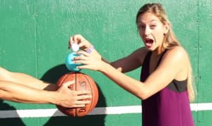 重ねて落とすと超バウンド！バスケットボールとゴムボールとゴルフボール！