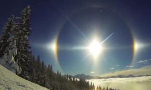 ３つの太陽が昇る！幻日 (げんじつ) という大気光学現象に酔いしれよう！