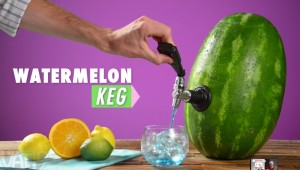 スイカが丸々ドリンクサーバーになるツール！