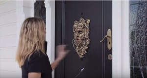 喋るドアノッカー！セールスマンを追い返すイタズラ！