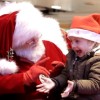 サンタすごい！サンタさんの手話に喜ぶ子供とお母さん！